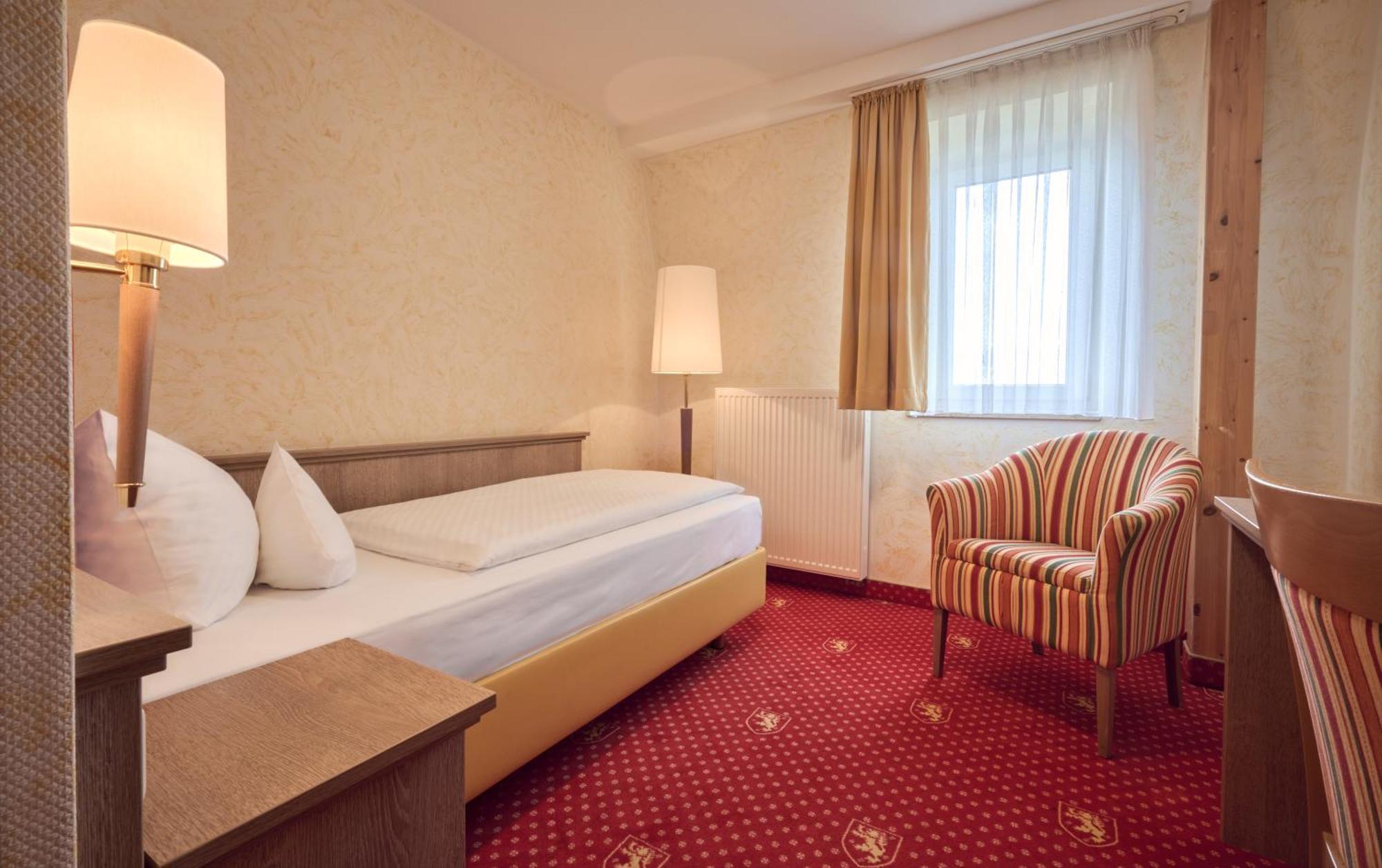 Hotel Wittelsbacher Hoeh فورتسبورغ الغرفة الصورة